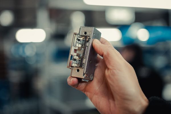 La nueva Serie 3: El todo en uno de los cerraderos eléctricos y electrónicos